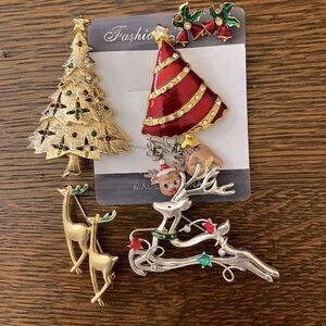 Christmas Jewelry Lot / Pins and Earrings / Christmas Tree and Reindeer